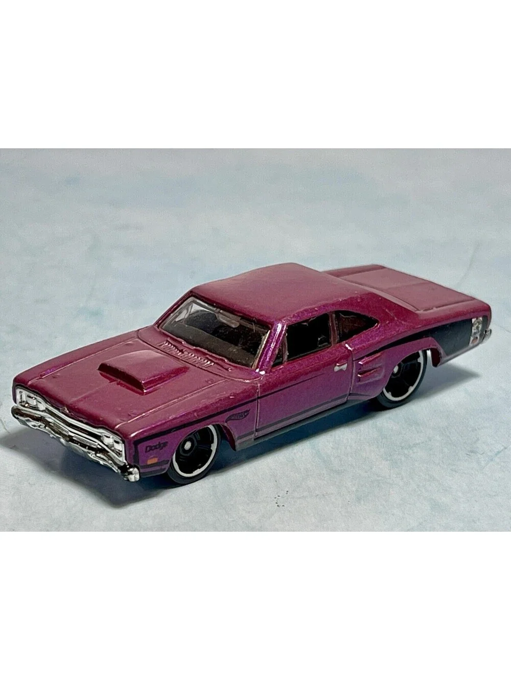 Mattel Hot Wheels 1969 Dodge Coronet Super Bee Die Cast Vehicle L9920